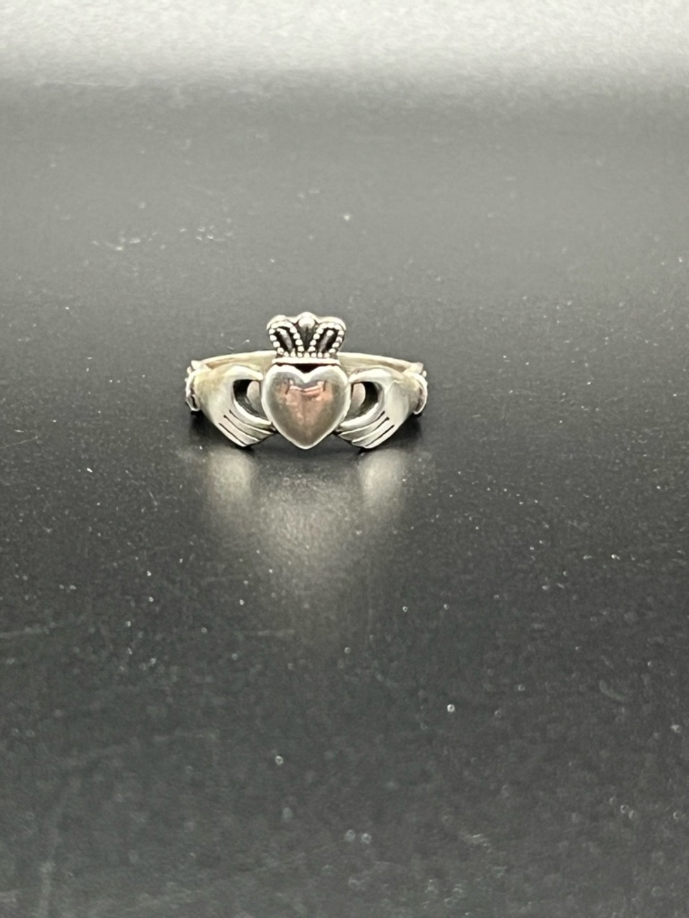 9.25 Sterling Silver Claddagh Heart Ring in Silver